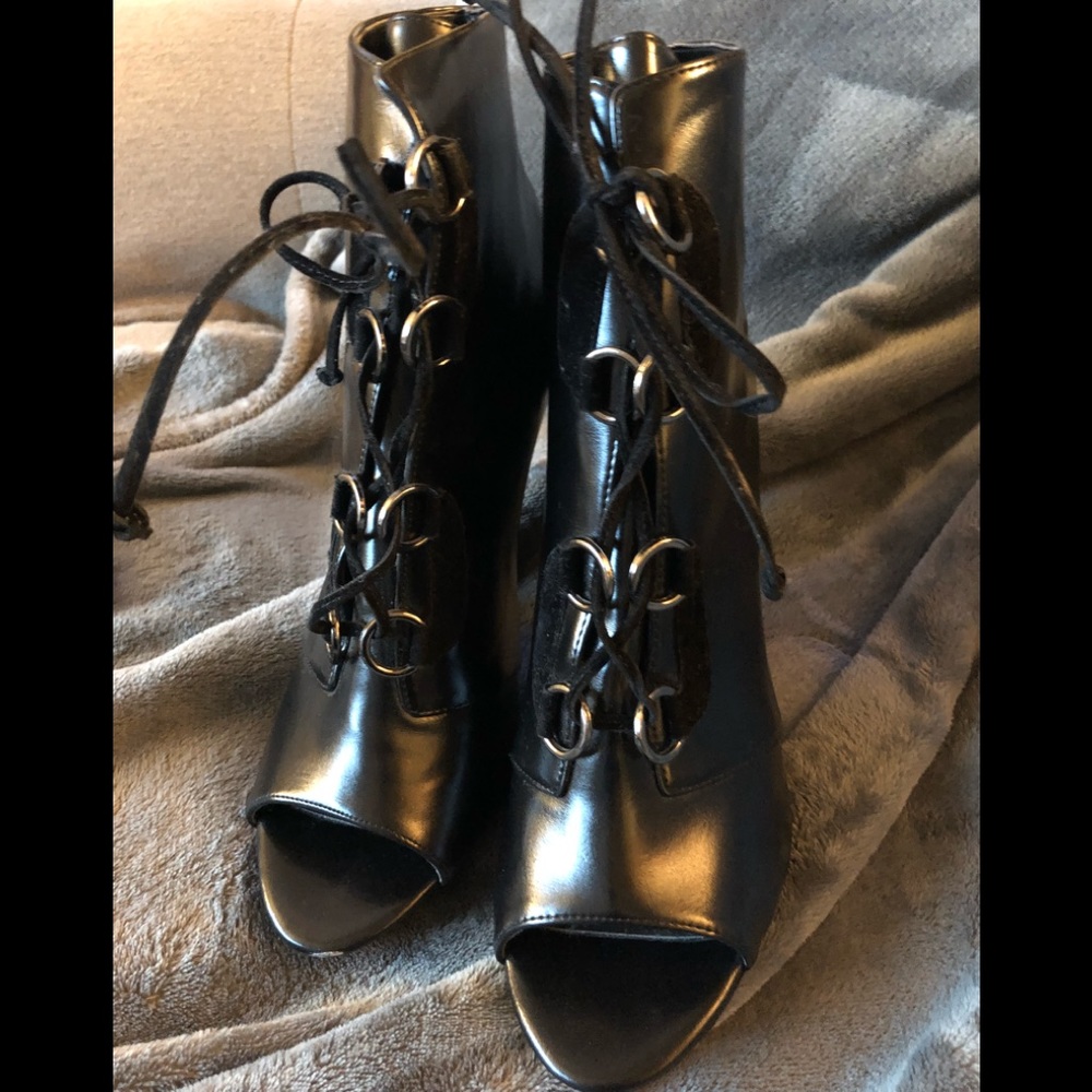 Shoes/booties from Worthington Black